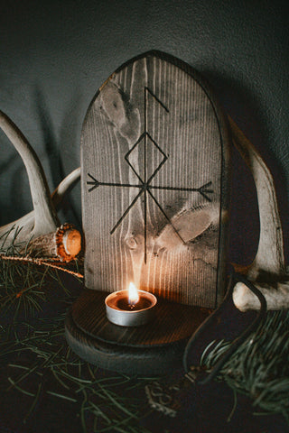 Image of Loki bindrune altar