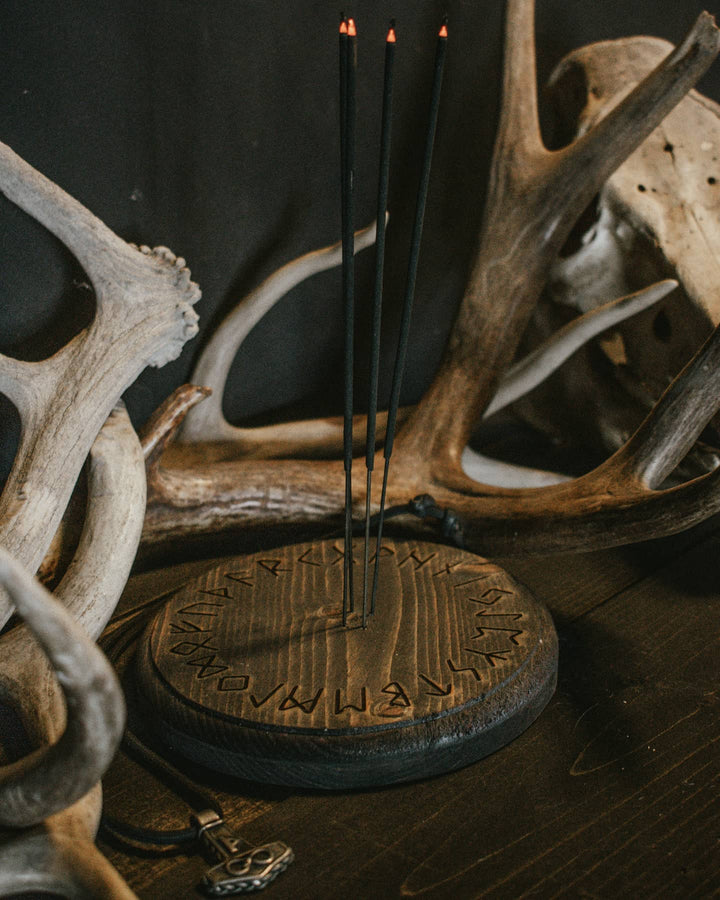 Black ritual bindrune incense