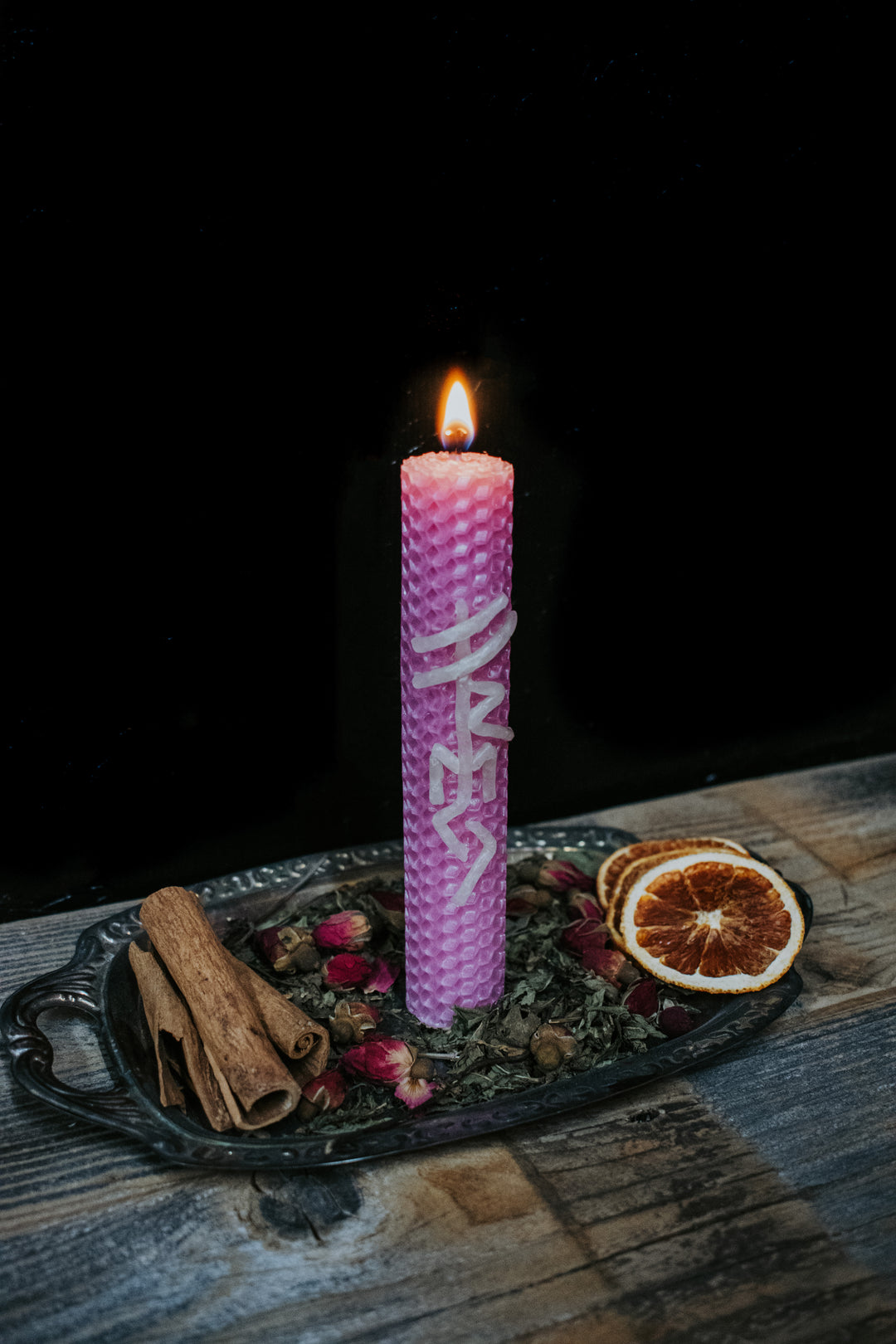 Bindrune candle for the norse gods - beeswax