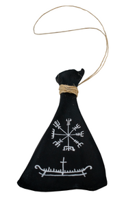 blackened deer scapula hanger