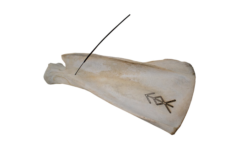 Engraved elk scapula incense dish – Ritual Bone Series