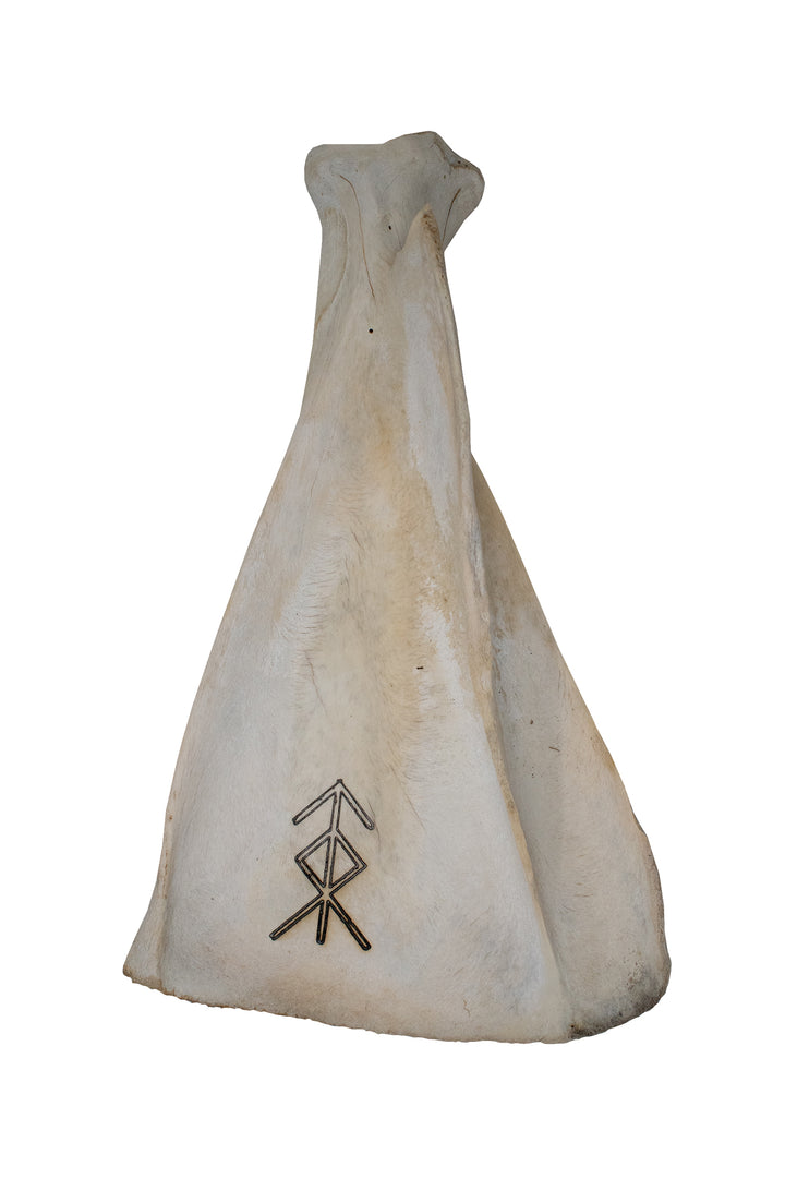 Engraved elk scapula incense dish – Ritual Bone Series