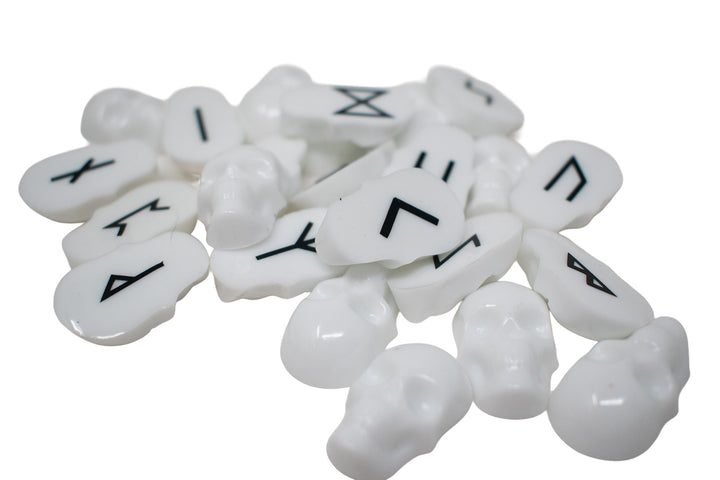 Skull Elder Futhark Rune Set