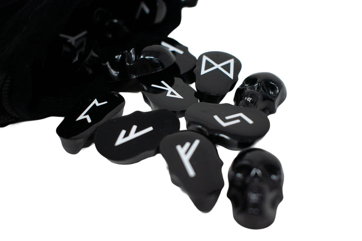 Skull Elder Futhark Rune Set