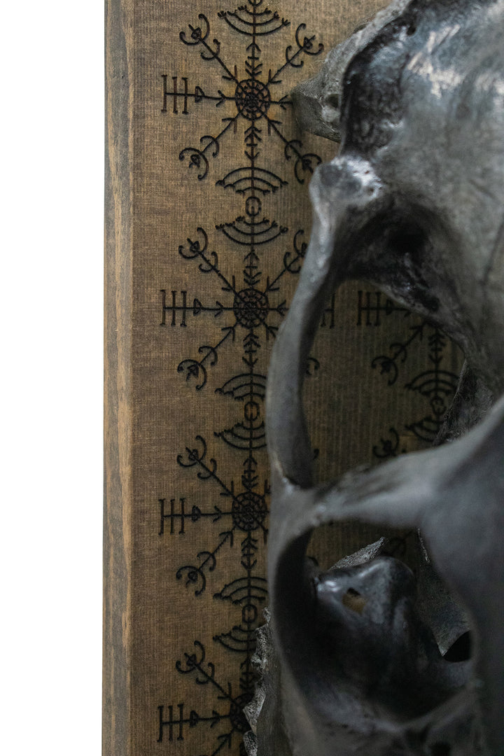 Veldismagn Blackened Elk Skull Altar