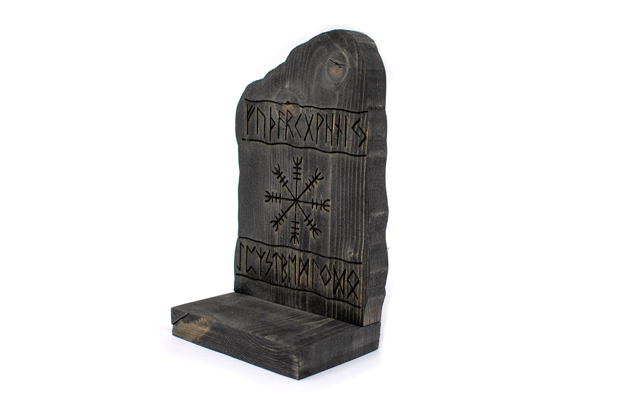 Rune stone Ægishjálmr altar