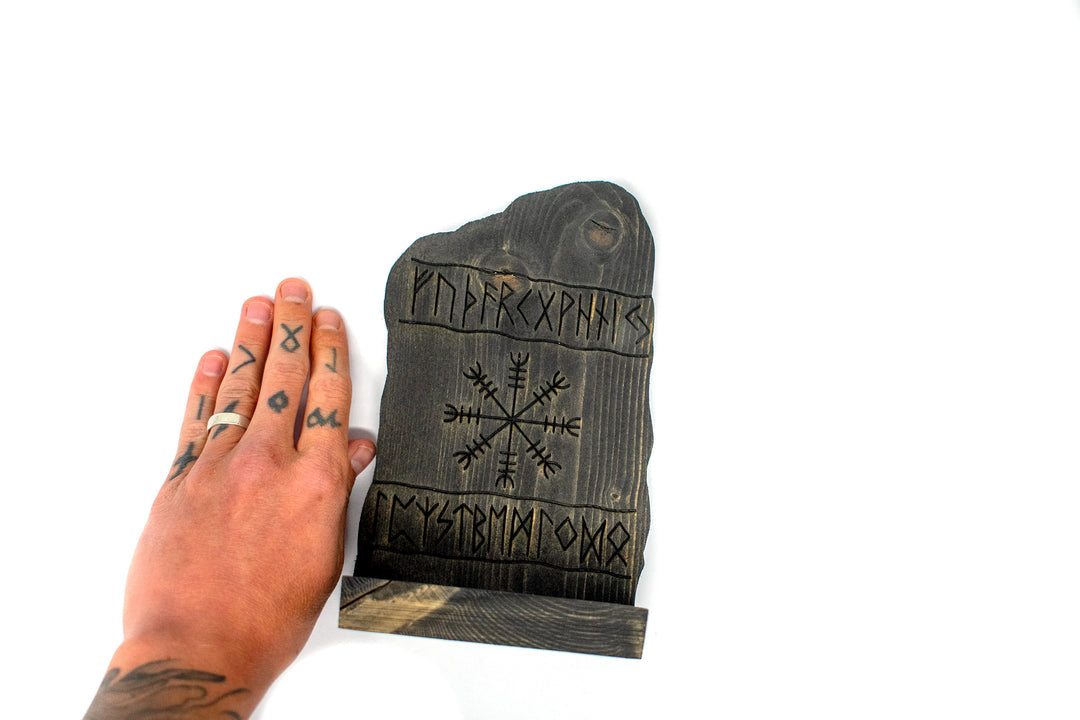 Rune stone Ægishjálmr altar