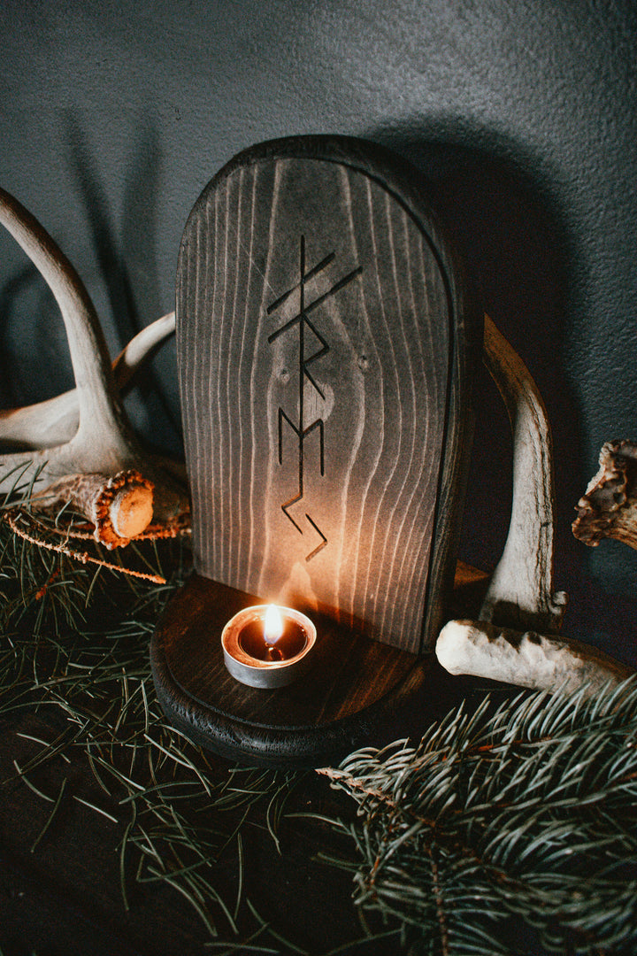 Freya bindrune altar