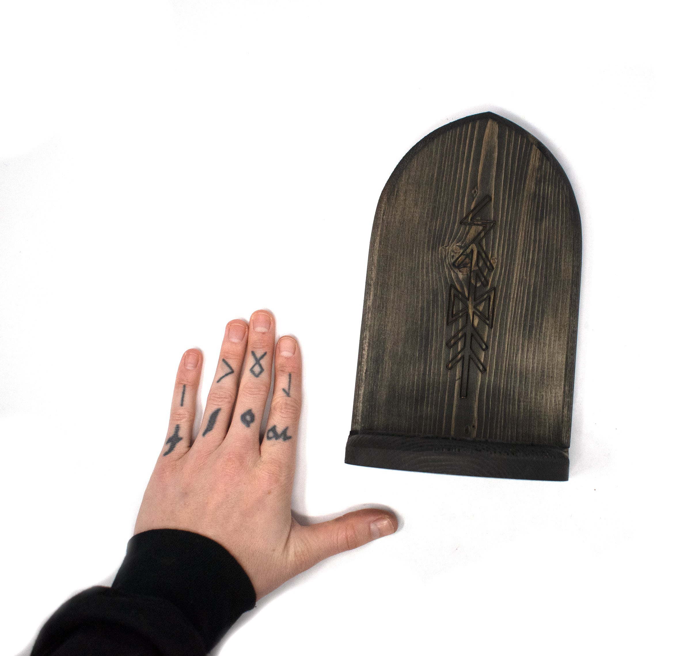 Skadi bindrune altar